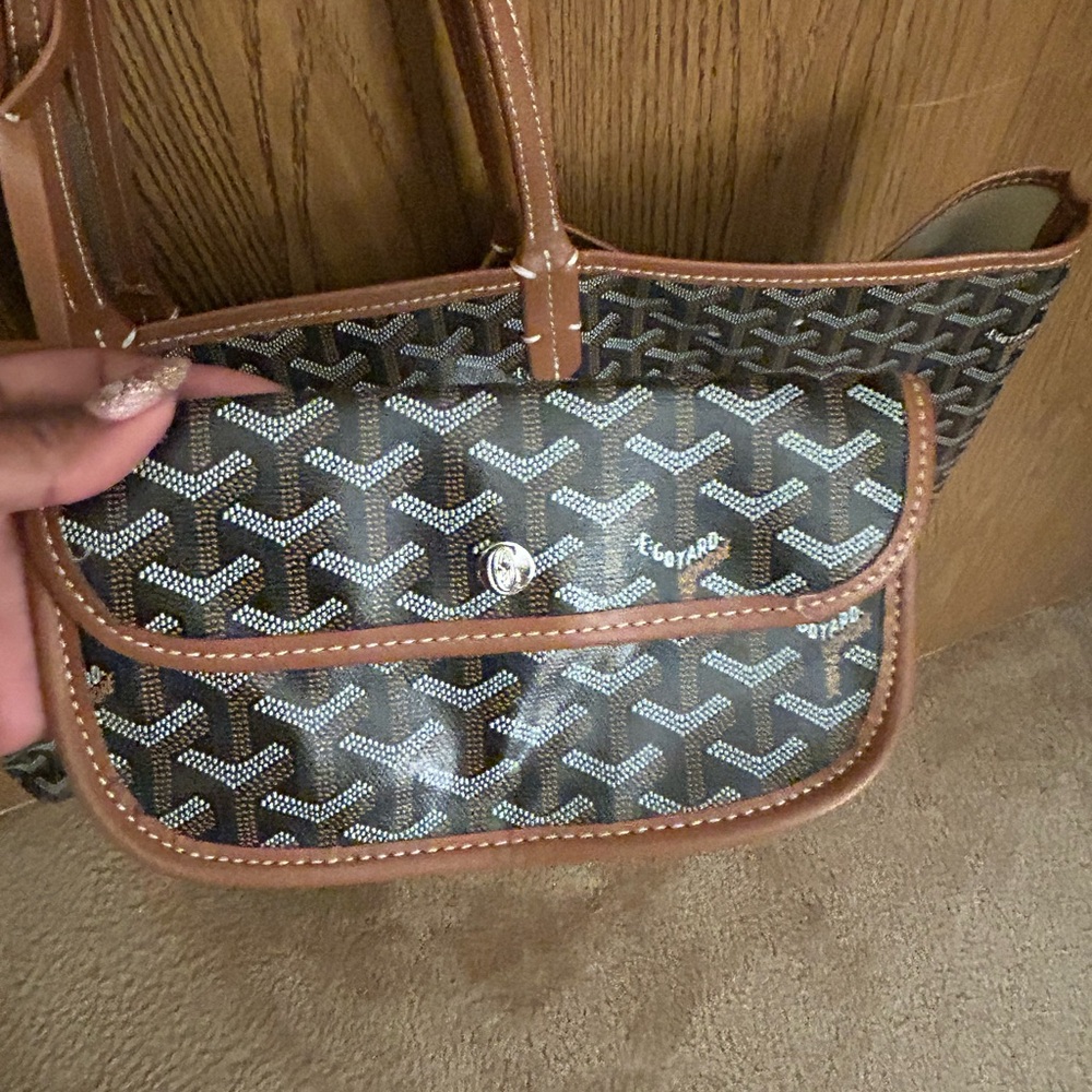 Purse - Picture 2 of 5
